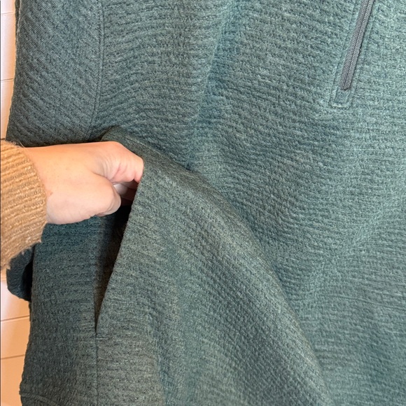 NWT VRST Men’s Recharge 1/4 Zip - Picture 4 of 7